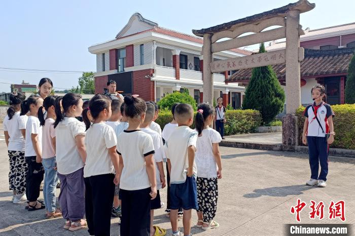 开学第一课：福建长泰用“乡土教材”讲好家乡故事